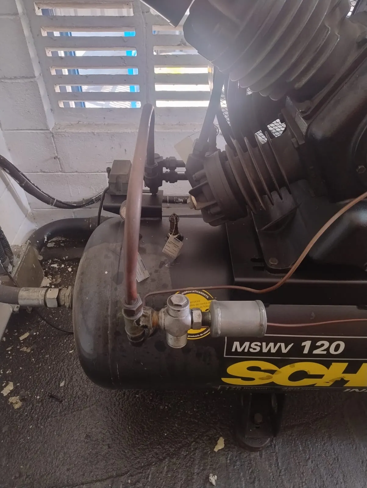 Análise técnica de caldeira com sistema de segurança NR13